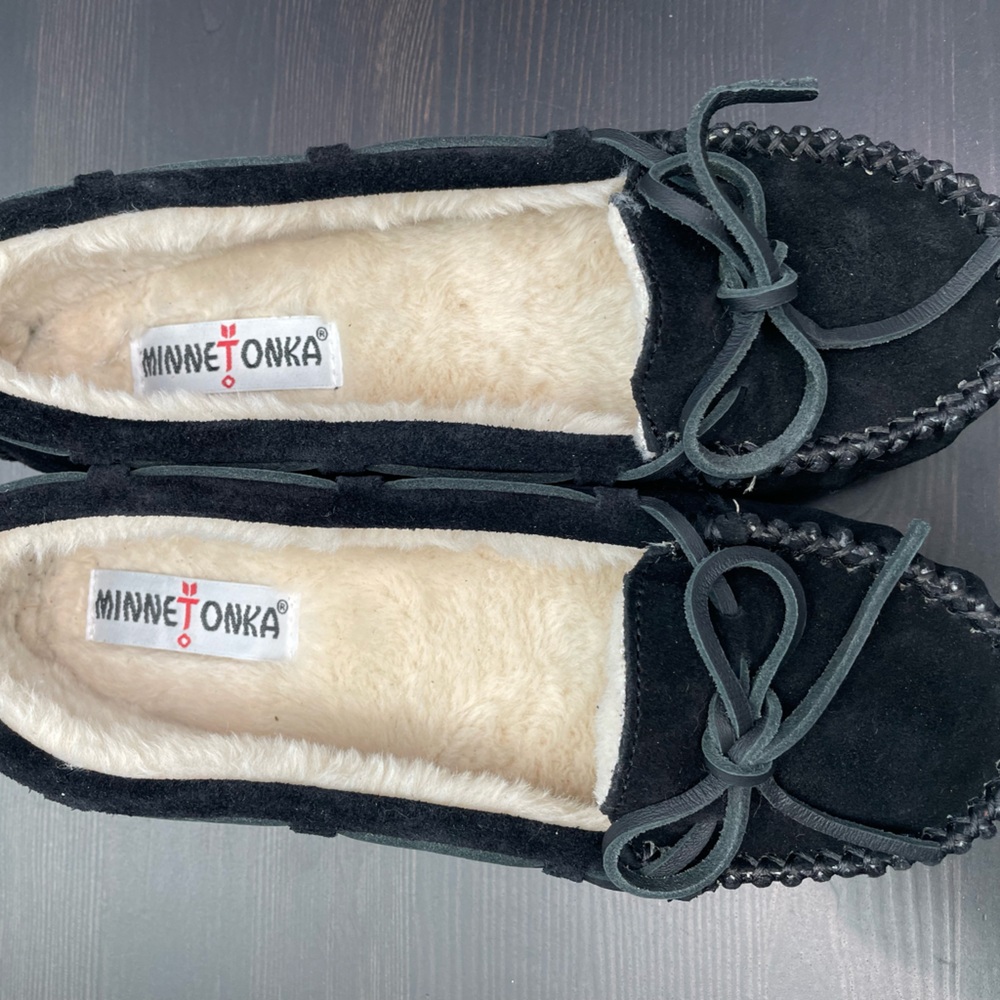 Cally Black Minnetonka Moccasins
